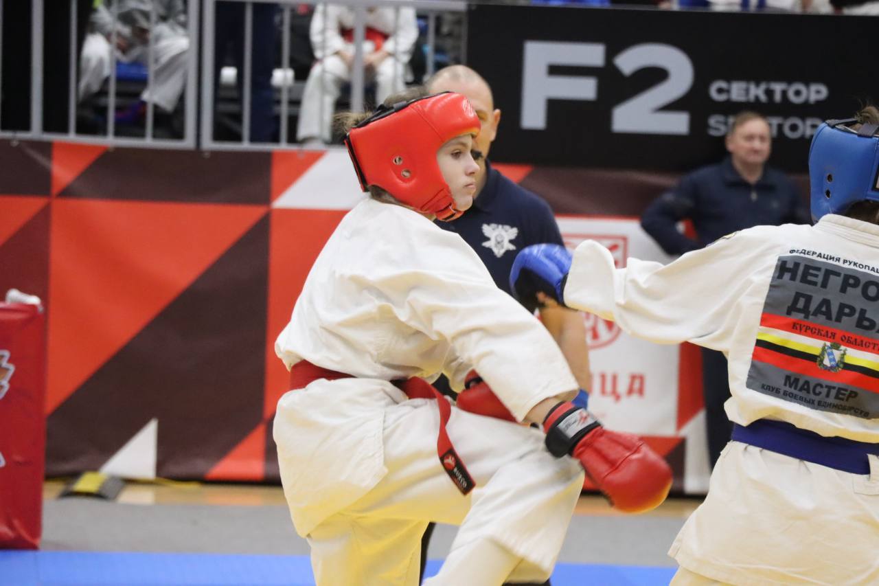 Дмитрий Миляев: #Нашасилавспорте. Сегодня в многофункциональном спортивном центре «Тула-Арена» стартовали чемпионат ЦФО среди мужчин и женщин, а также первенство ЦФО среди юношей и девушек в возрастных категориях 12-13... Дмитрий Миляев: #Нашасилавспорте. Сегодня в многофункциональном спортивном центре «Тула-Арена» стартовали чемпионат ЦФО среди мужчин и женщин, а также первенство ЦФО среди юношей и девушек в возрастных категориях 12-13...