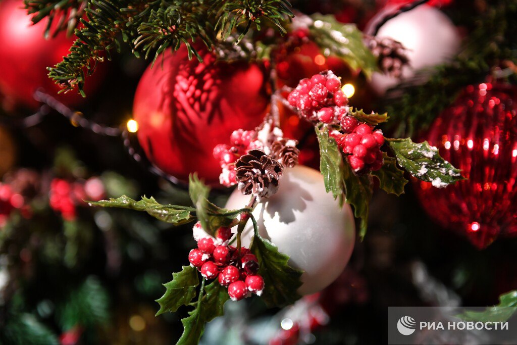 Минимальный набор новогоднего декора для дома в конце 2025 года обойдется россиянам в среднем в 4-6 тысяч рублей