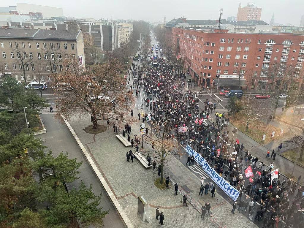 На Западе пишут, что Германия столкнулась с протестами против возврата призыва