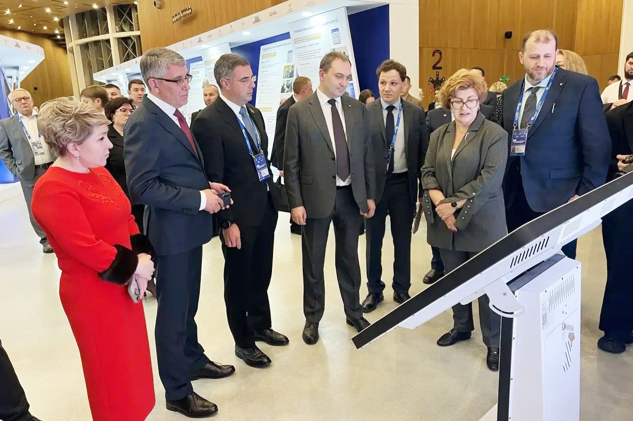 Большие решения малой родины: Губернатор Дмитрий Миляев принял участие в форуме – выставке муниципальных практик Большие решения малой родины: Губернатор Дмитрий Миляев принял участие в форуме – выставке муниципальных практик