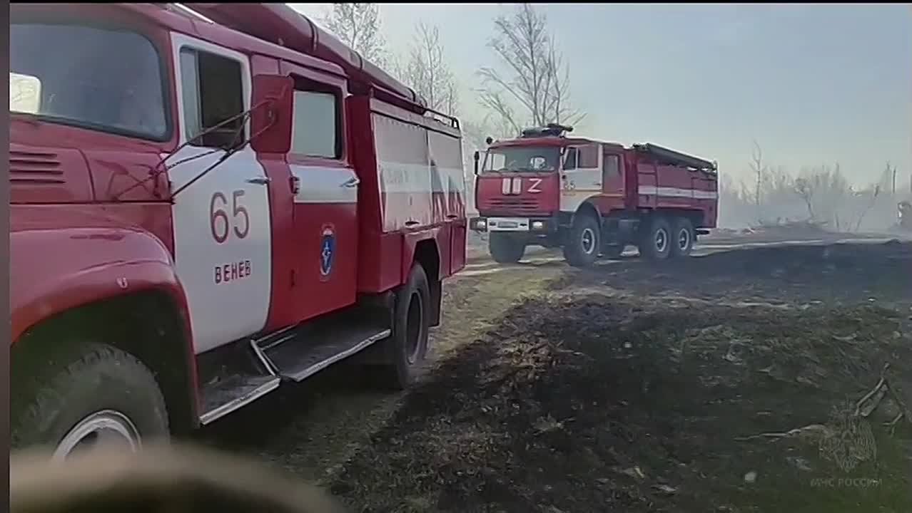 Кто своё дело точно знает, кто от огня людей спасает