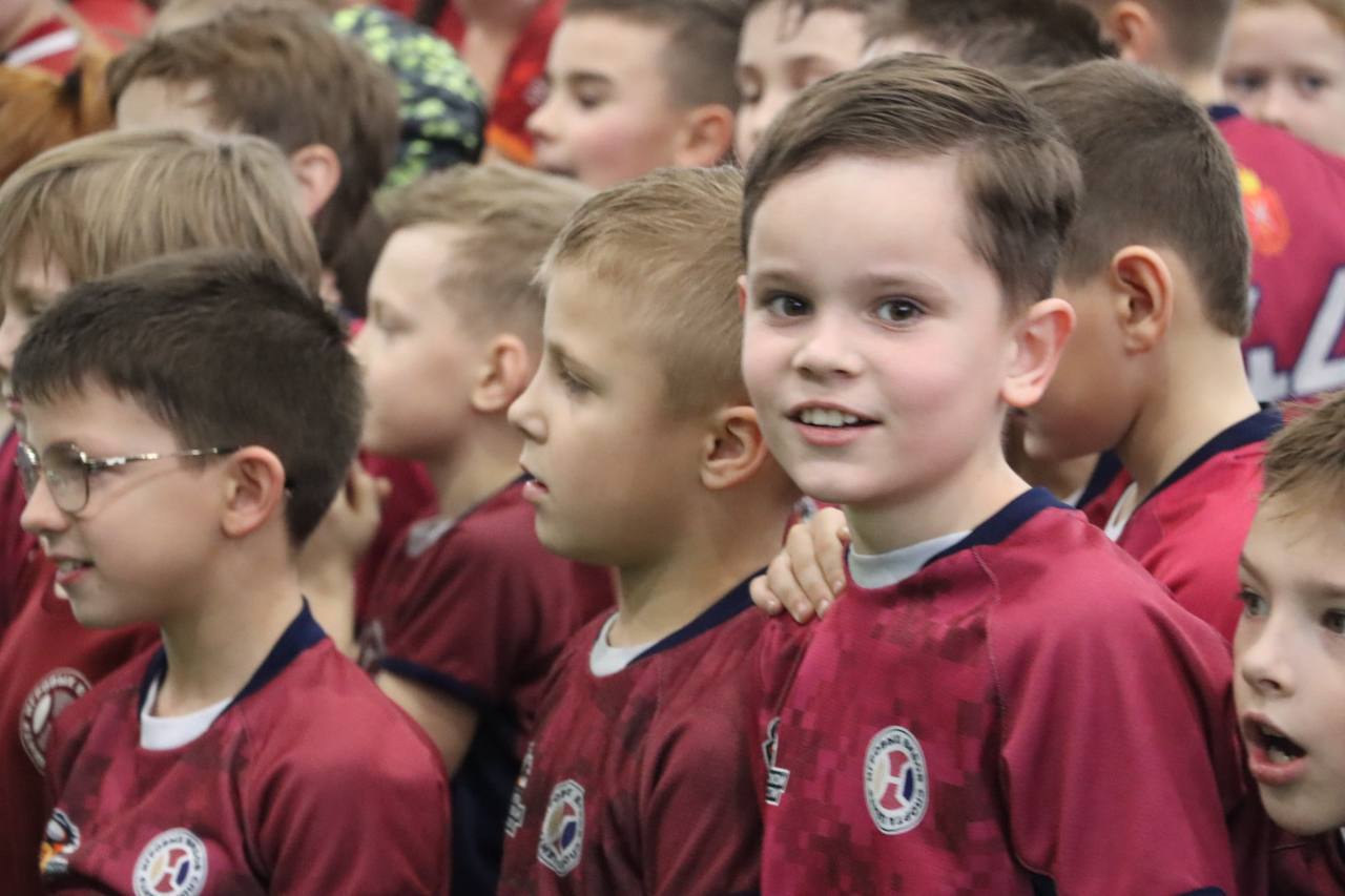 Дмитрий Миляев: #Нашасилавспорте. Сегодня в Центре игровых видов спорта прошел захватывающий Фестивале по регби, приуроченный ко Дню Героев Отечества 25 команд — 350 участников! Юные таланты из Тулы, Ступино, Москвы... Дмитрий Миляев: #Нашасилавспорте. Сегодня в Центре игровых видов спорта прошел захватывающий Фестивале по регби, приуроченный ко Дню Героев Отечества 25 команд — 350 участников! Юные таланты из Тулы, Ступино, Москвы...