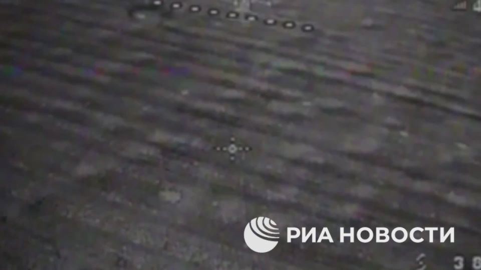 Российские подразделения ВДВ выбивают противника из опорных пунктов при содействии БПЛА, рассказал РИА Новости офицер 11-й гвардейской отдельной десантно-штурмовой бригады с позывным "Курьер"