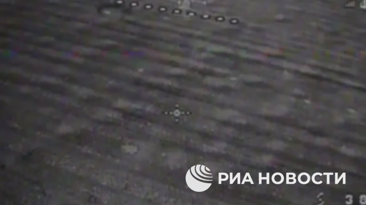 Российские подразделения ВДВ выбивают противника из опорных пунктов при содействии БПЛА, рассказал РИА Новости офицер 11-й гвардейской отдельной десантно-штурмовой бригады с позывным "Курьер"