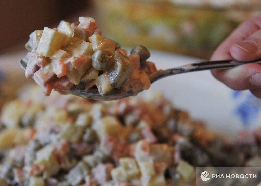 Оливье оказался самым дорогим из традиционных салатов на Новый год