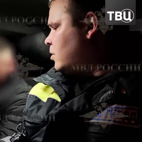 Парень напился, угнал карету скорой помощи и гонял от полицейских, пока ему не прострелили колеса