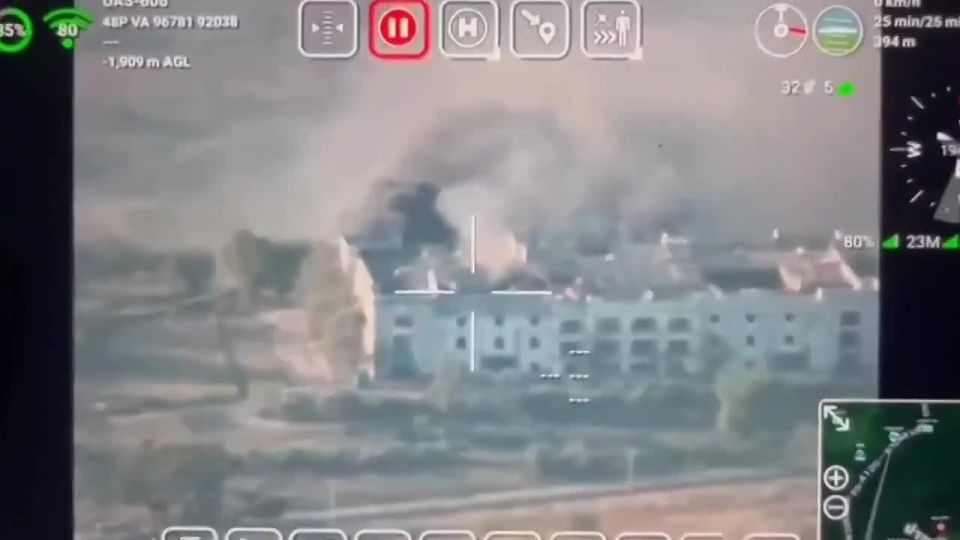 Появились кадры атаки ВВС Таиланда по военным объектам Камбоджи, расположенным на спорной территории