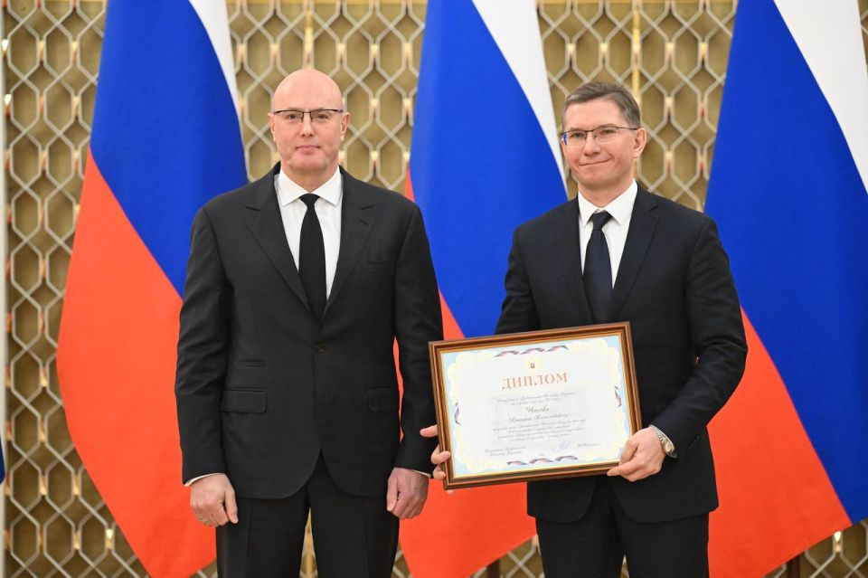 Дмитрий Чернышенко наградил лауреатов первой премии Правительства России в области детской и подростковой литературы Дмитрий Чернышенко наградил лауреатов первой премии Правительства России в области детской и подростковой литературы