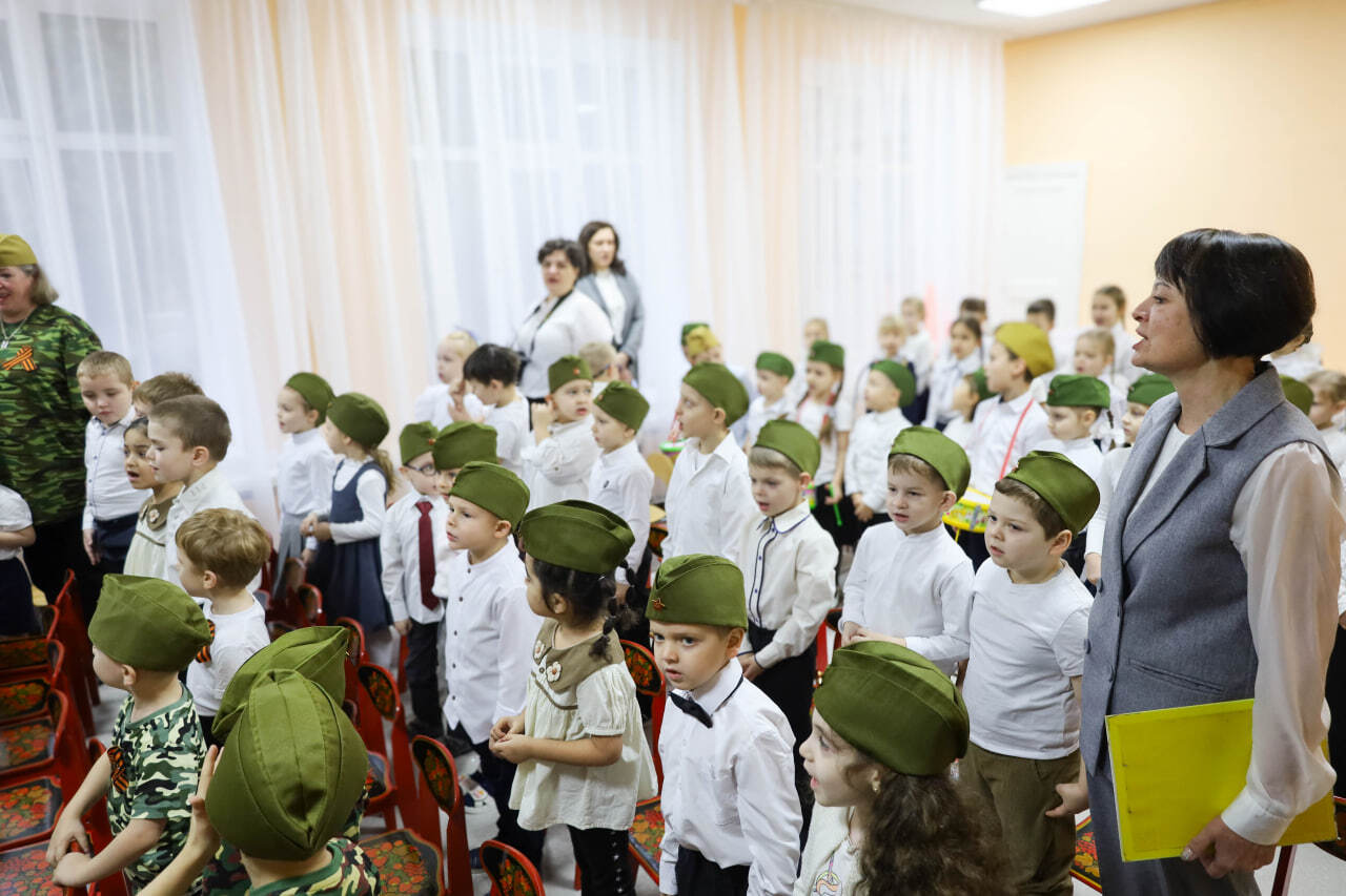 В детском саду № 40 прошёл фестиваль военной песни в День Героев Отечества, завершая Год защитника Отечества В детском саду № 40 прошёл фестиваль военной песни в День Героев Отечества, завершая Год защитника Отечества