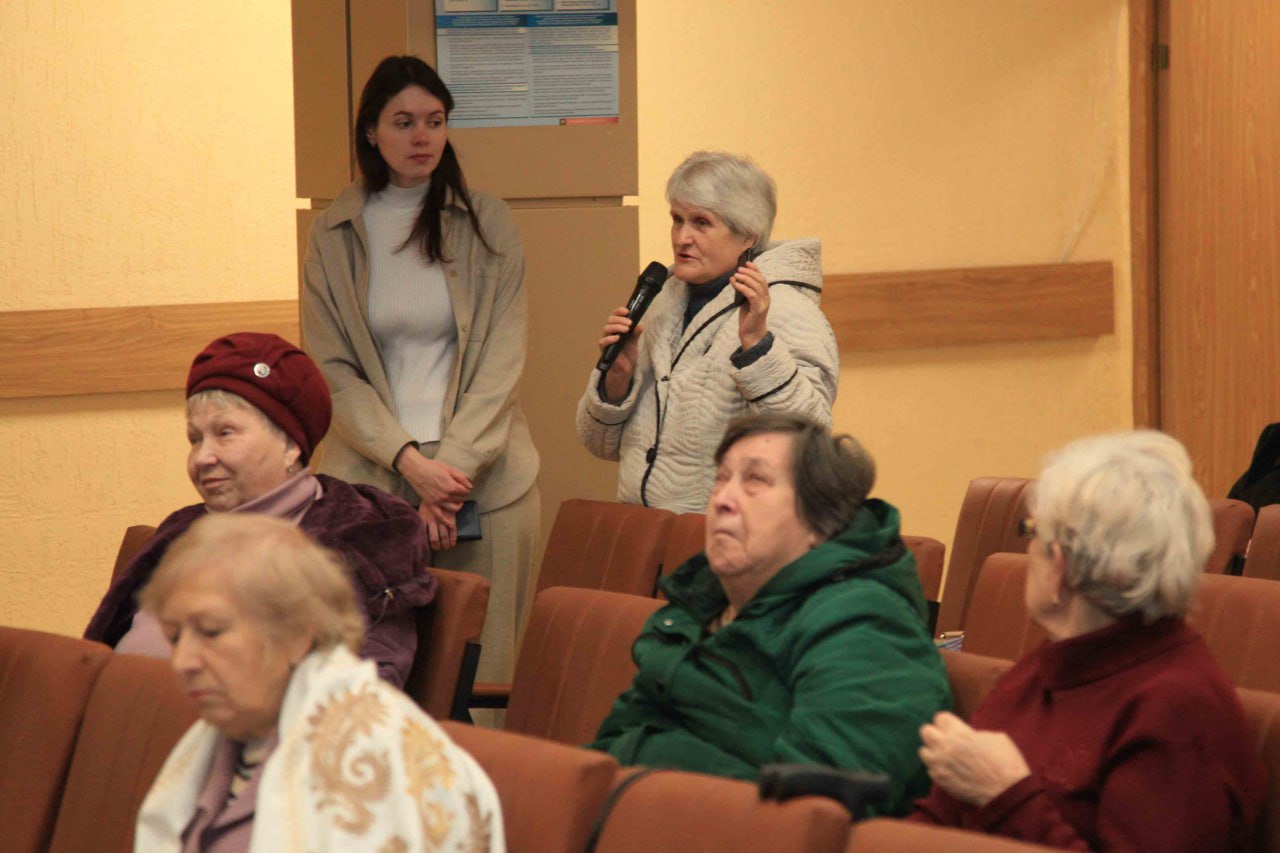 В рамках «Школы правовых знаний» сотрудник полиции рассказал жителям Привокзального округа Тулы, как не стать жертвой мошенников В рамках «Школы правовых знаний» сотрудник полиции рассказал жителям Привокзального округа Тулы, как не стать жертвой мошенников