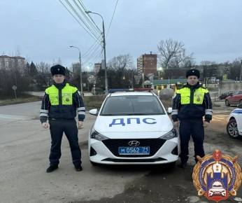 6 декабря на улице Демьянова города Тулы на маршруте патрулирования экипажа (отдельного батальона ДПС Госавтоинспекции УМВД России по городу Туле) в составе старшего инспектора ДПС Николая Уварова и инспектора ДПС Чугурова...