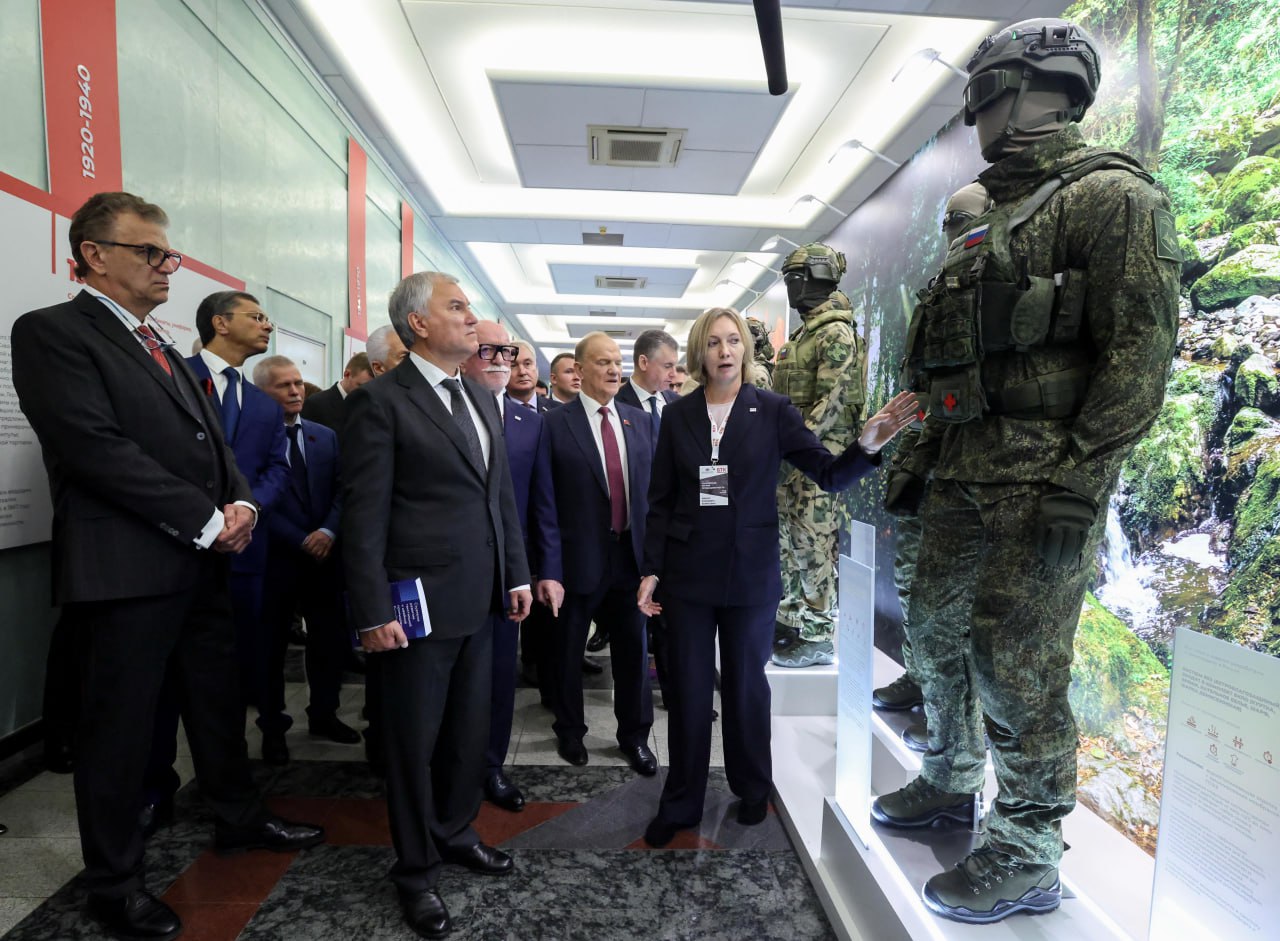 Форма для наших солдат и офицеров должна быть на 100 % отечественной, заявил Председатель ГД Форма для наших солдат и офицеров должна быть на 100 % отечественной, заявил Председатель ГД