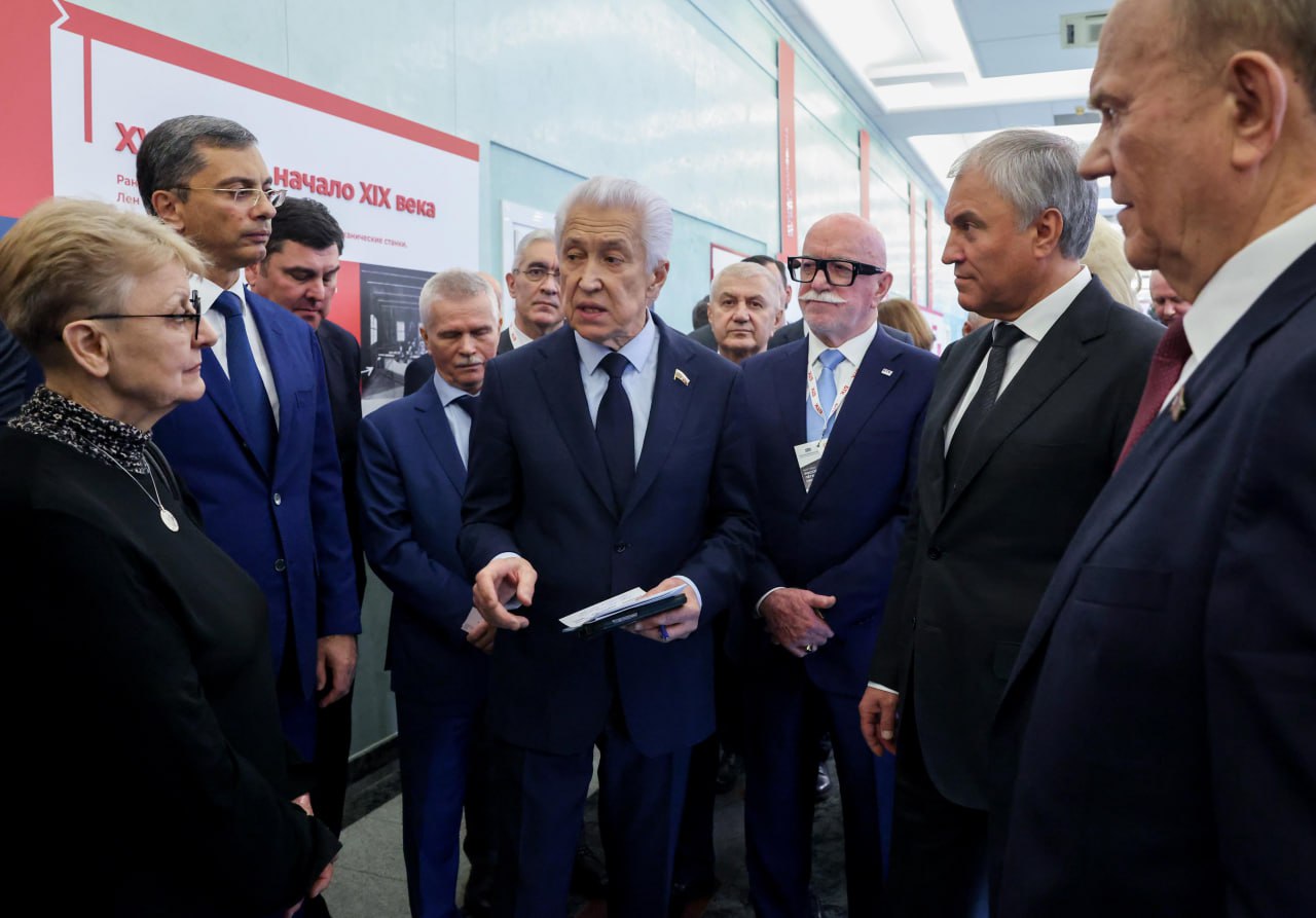 Форма для наших солдат и офицеров должна быть на 100 % отечественной, заявил Председатель ГД Форма для наших солдат и офицеров должна быть на 100 % отечественной, заявил Председатель ГД