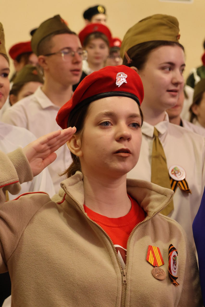 В Новомосковске прошел 3-й муниципальный слет юнармейцев «Наследники Героев» В Новомосковске прошел 3-й муниципальный слет юнармейцев «Наследники Героев»