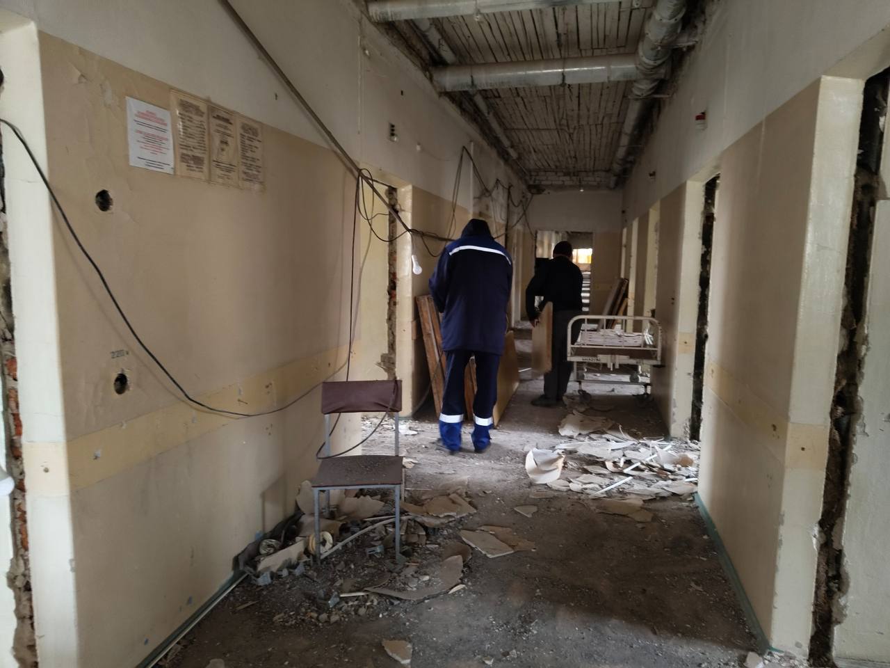 Дмитрий Миляев: В Новомосковской больнице продолжается капитальный ремонт инфекционного отделения Дмитрий Миляев: В Новомосковской больнице продолжается капитальный ремонт инфекционного отделения