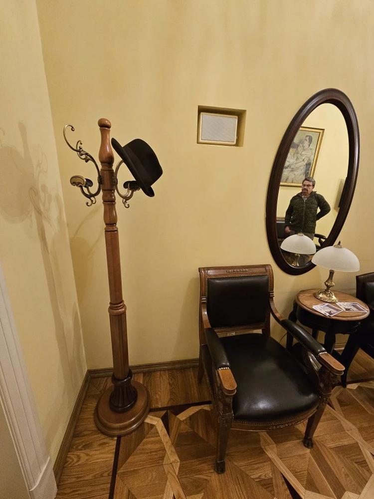 Михаил Онуфриенко: В этом сумасшедшем доме просто обязано быть место прекрасному, иначе от происходящего вокруг можно просто свихнуться Михаил Онуфриенко: В этом сумасшедшем доме просто обязано быть место прекрасному, иначе от происходящего вокруг можно просто свихнуться