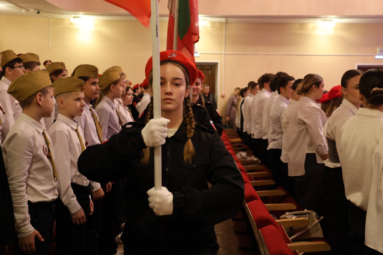 В Новомосковске прошел 3-й муниципальный слет юнармейцев «Наследники Героев» В Новомосковске прошел 3-й муниципальный слет юнармейцев «Наследники Героев»