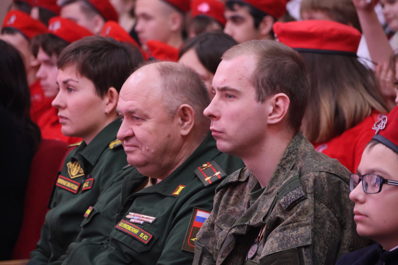 В Новомосковске прошел 3-й муниципальный слет юнармейцев «Наследники Героев» В Новомосковске прошел 3-й муниципальный слет юнармейцев «Наследники Героев»