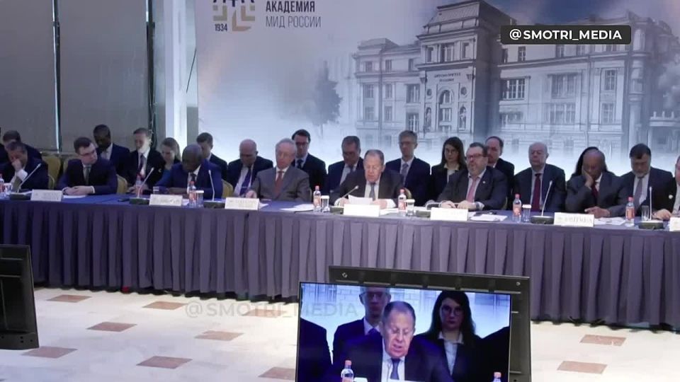 Россия не собирается нападать на Европу и готова письменно, в юридическом документе зафиксировать это в рамках коллективных гарантий — Лавров