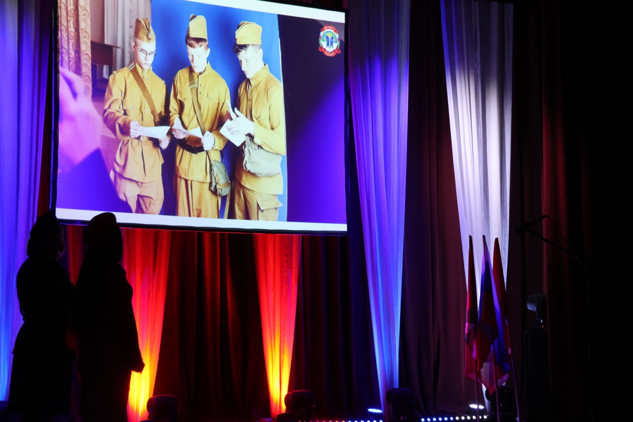 В Новомосковске прошел 3-й муниципальный слет юнармейцев «Наследники Героев» В Новомосковске прошел 3-й муниципальный слет юнармейцев «Наследники Героев»