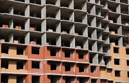 Ввод жилья в Тульской области сократился вдвое за 10 месяцев 2025 года