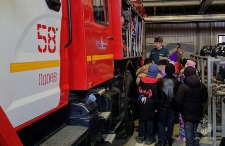 В Одоеве и Туле спасатели провели экскурсии в пожарные части для подрастающего поколения