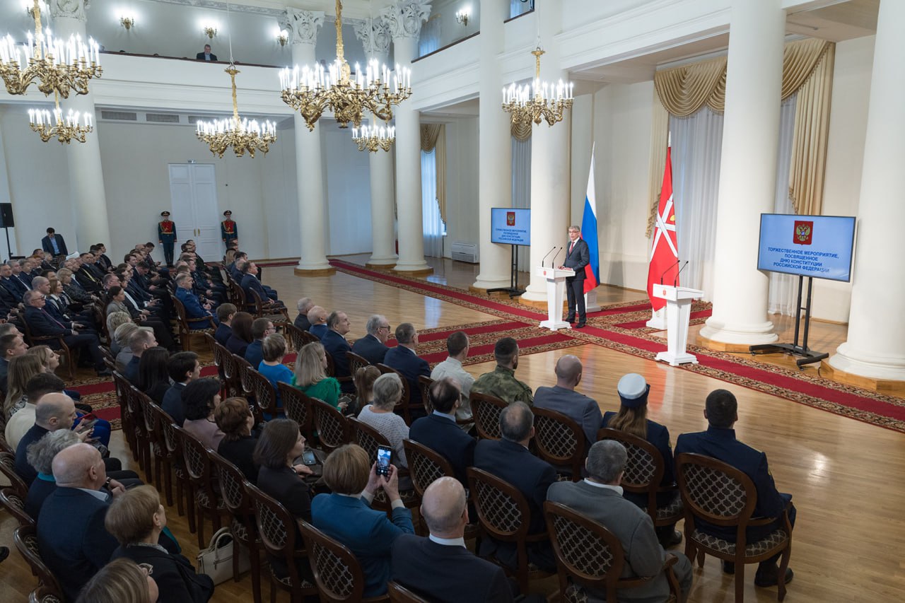 Губернатор Дмитрий Миляев вручил отличившимся жителям Тульской области государственные и региональные награды Губернатор Дмитрий Миляев вручил отличившимся жителям Тульской области государственные и региональные награды