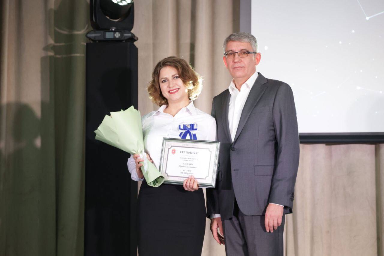 Дмитрий Миляев: Наградил победителей конкурса «Педагогический успех 71» Дмитрий Миляев: Наградил победителей конкурса «Педагогический успех 71»