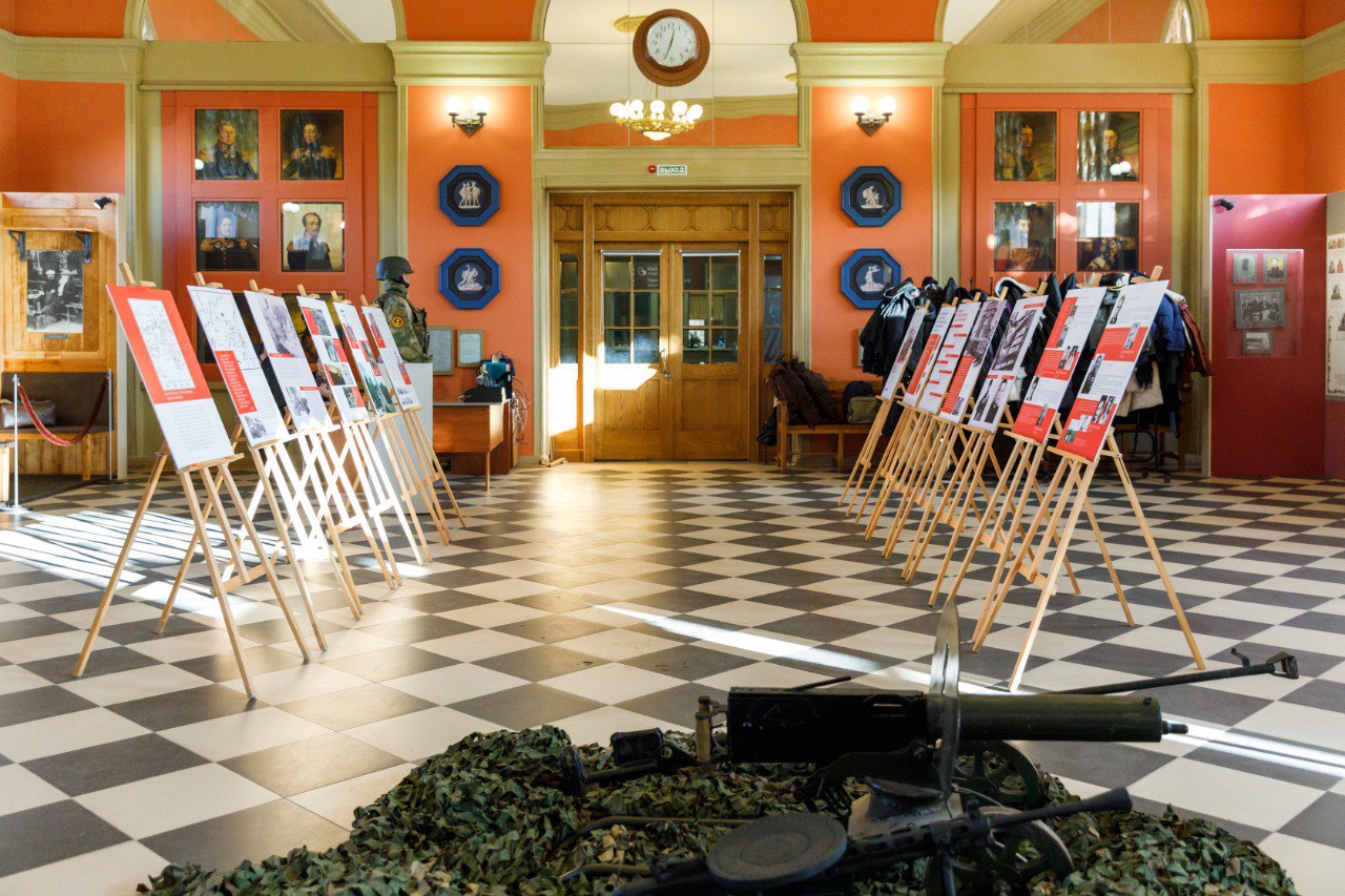 Чтобы помнили: в филиале музея-усадьбы «Ясная Поляна» открылась выставка к 85-летию обороны Тулы Чтобы помнили: в филиале музея-усадьбы «Ясная Поляна» открылась выставка к 85-летию обороны Тулы