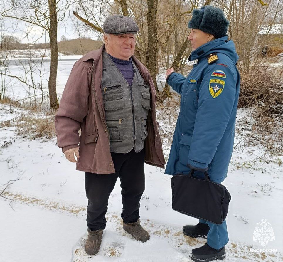 О средствах спасения на воде и безопасном нахождении у водоема напомнили населению инспекторы ГИМС МЧС России О средствах спасения на воде и безопасном нахождении у водоема напомнили населению инспекторы ГИМС МЧС России
