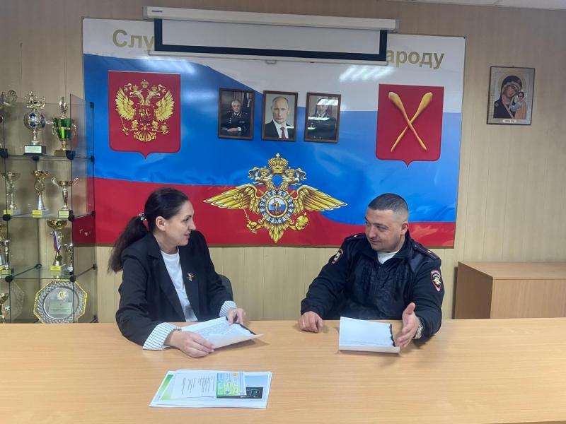 В Алексинском районе общественница проверила условия содержания задержанных в ИВС В Алексинском районе общественница проверила условия содержания задержанных в ИВС