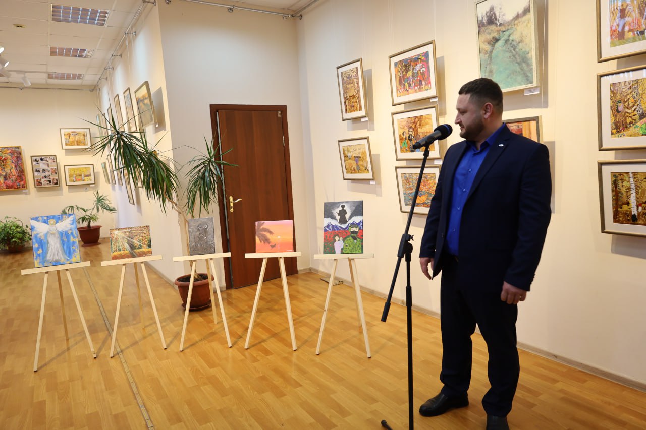 Персональная выставка картин Владислава Панова Персональная выставка картин Владислава Панова