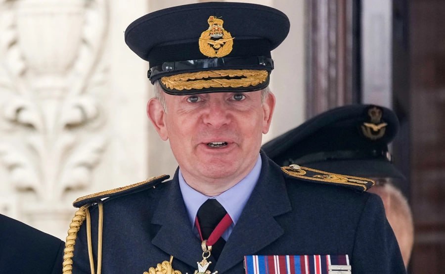 «Сыновья и дочери» Великобритании должны быть готовы к борьбе с Россией, заявил главный маршал авиации Великобритании, начальник штаба обороны вооруженных сил страны Ричард Найтон, передает SkyNews