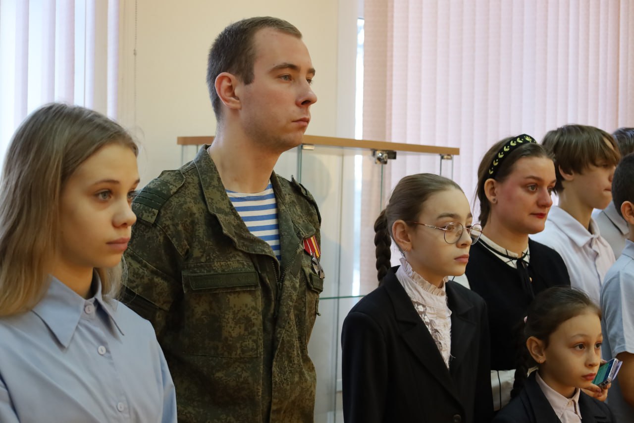 Персональная выставка картин Владислава Панова Персональная выставка картин Владислава Панова