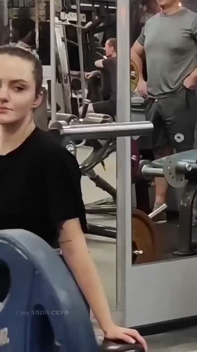 Спалила всех женщин сразу. Злой Скуф в ТГ | в MAX