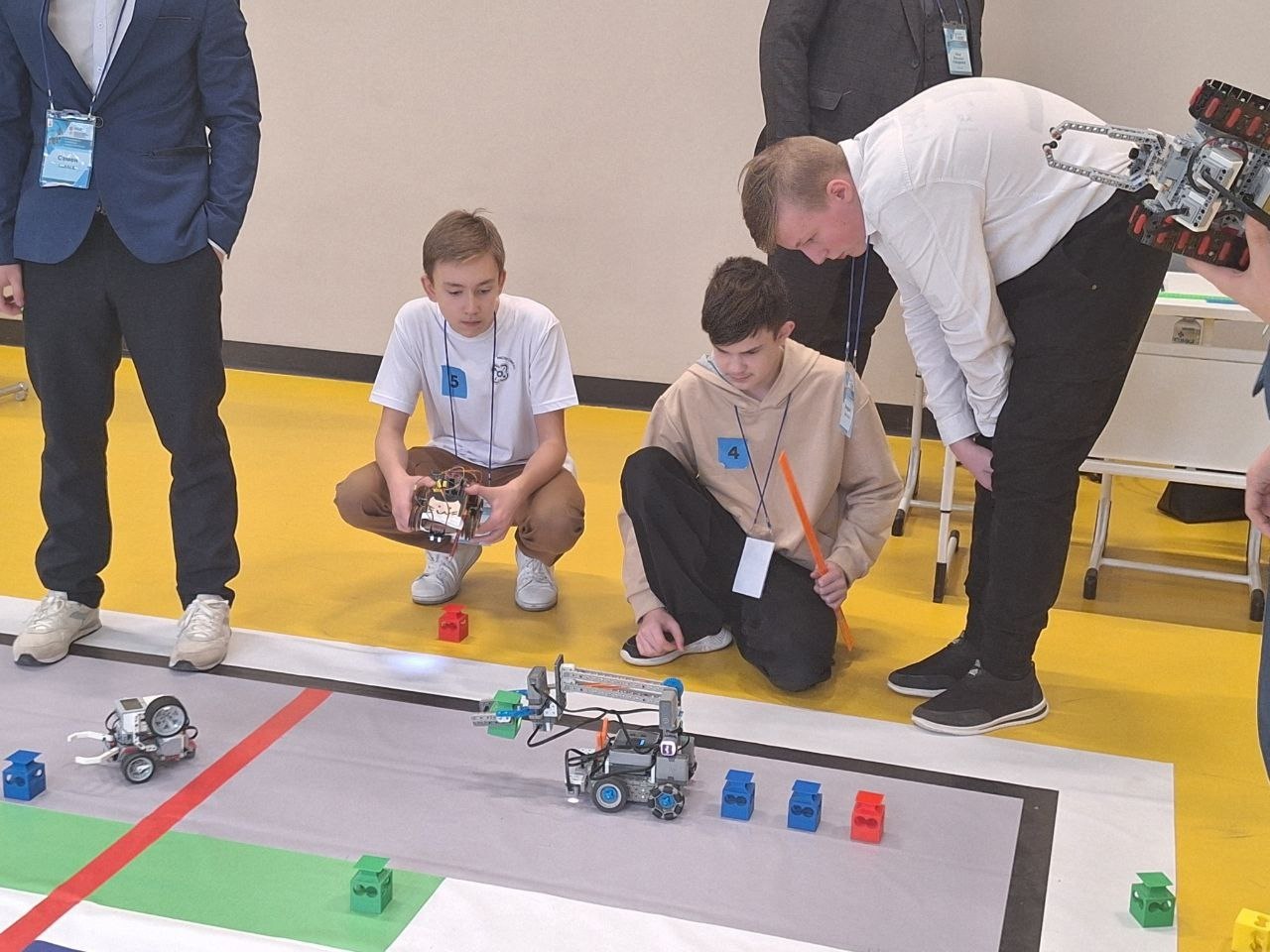 Новомосковск в числе лидеров Региональной олимпиады по робототехнике! Новомосковск в числе лидеров Региональной олимпиады по робототехнике!