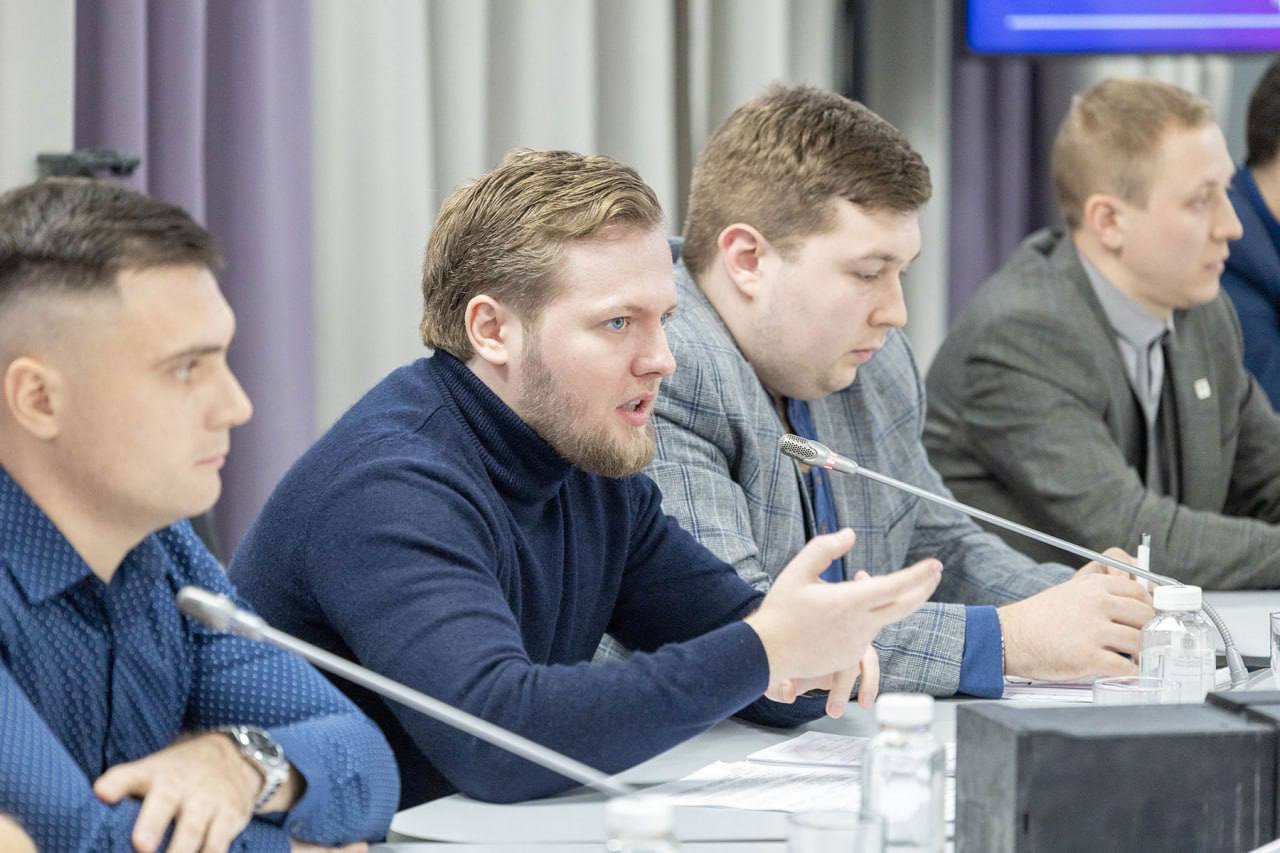 Дмитрий Миляев: Провел встречу с молодыми учеными Дмитрий Миляев: Провел встречу с молодыми учеными