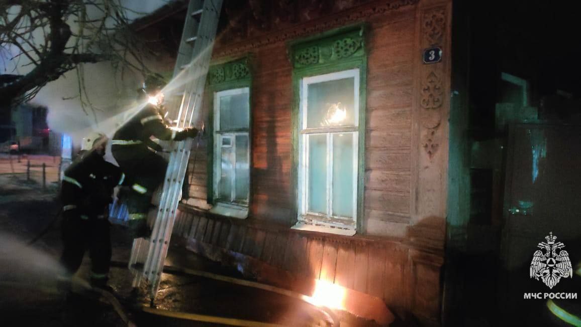 На пожаре в Туле погибли мужчина и женщина На пожаре в Туле погибли мужчина и женщина