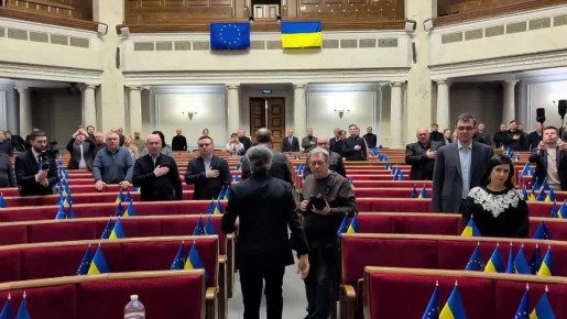 Главное, чтобы замес в Раде сопровождался пением гимна