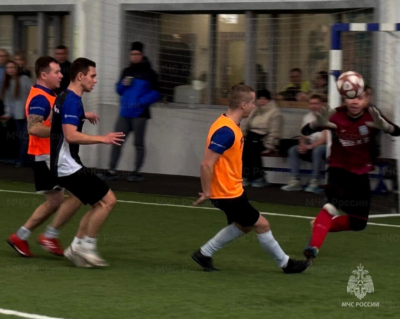 #МЧСзаЗОЖ. Голы и победа! На базе Центра игровых видов спорта в Туле состоялись матчи 1/4 и 1/2 раунда плей-офф соревнований по мини-футболу регионального спортивного проекта "Битва Клубов" #МЧСзаЗОЖ. Голы и победа! На базе Центра игровых видов спорта в Туле состоялись матчи 1/4 и 1/2 раунда плей-офф соревнований по мини-футболу регионального спортивного проекта "Битва Клубов"