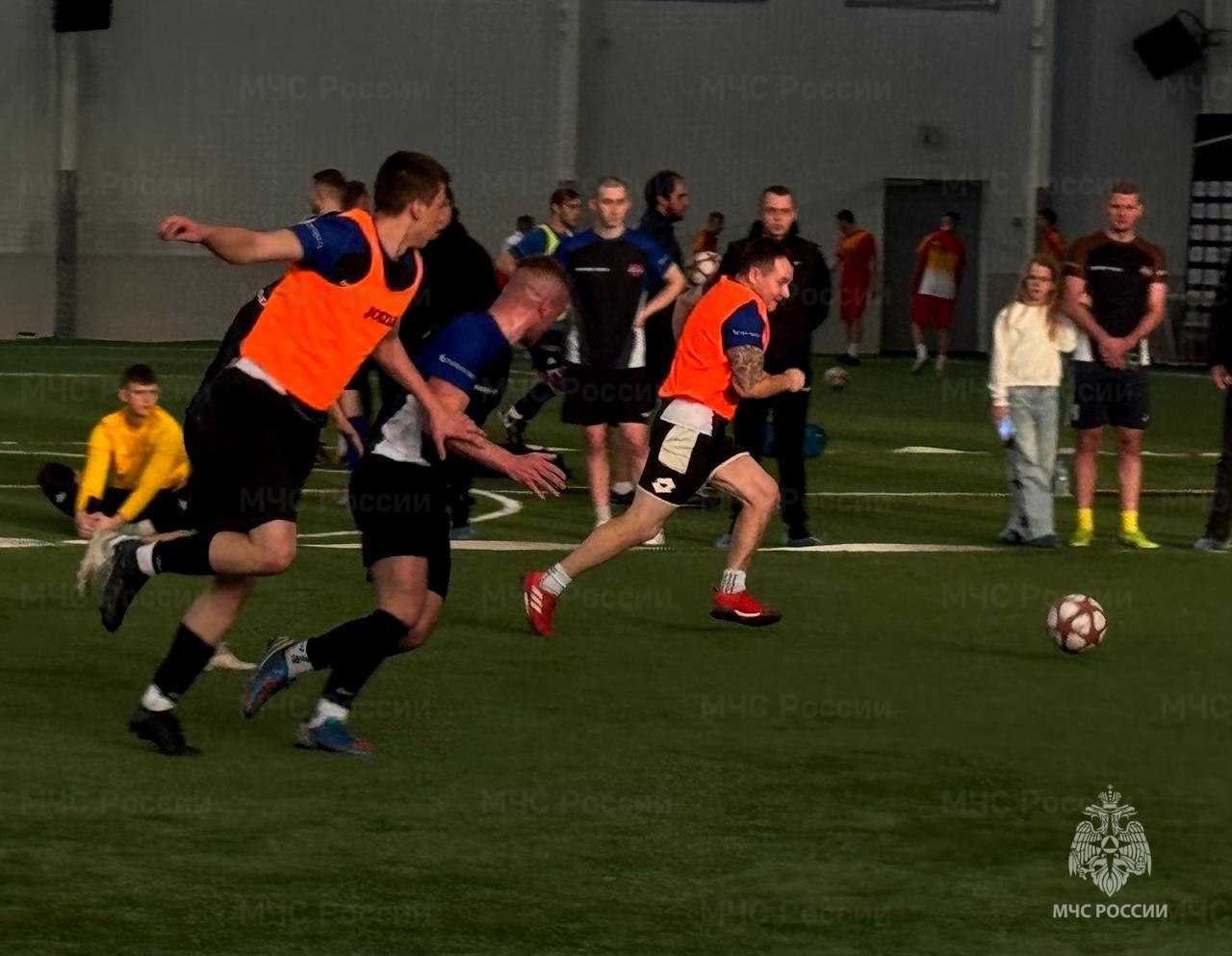 #МЧСзаЗОЖ. Голы и победа! На базе Центра игровых видов спорта в Туле состоялись матчи 1/4 и 1/2 раунда плей-офф соревнований по мини-футболу регионального спортивного проекта "Битва Клубов" #МЧСзаЗОЖ. Голы и победа! На базе Центра игровых видов спорта в Туле состоялись матчи 1/4 и 1/2 раунда плей-офф соревнований по мини-футболу регионального спортивного проекта "Битва Клубов"