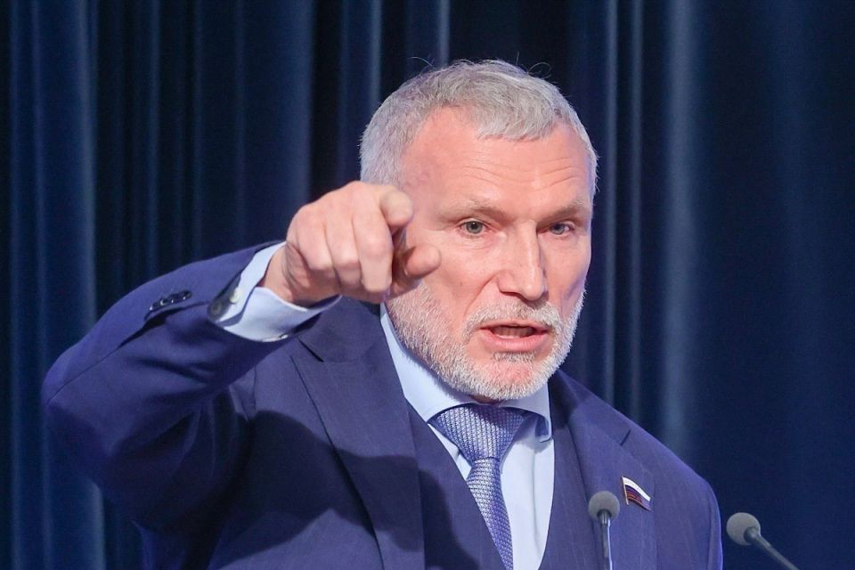 Алексей Журавлев: Вообще-то, 90 миллиардов евро – гигантская сумма, примерный годовой доход таких стран ЕС, как Португалия или Греция