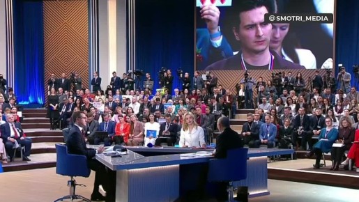 В ВС РФ более 400 000 добровольцев, желающих настолько много, что Минобороны вынуждены объявлять конкурс — Путин