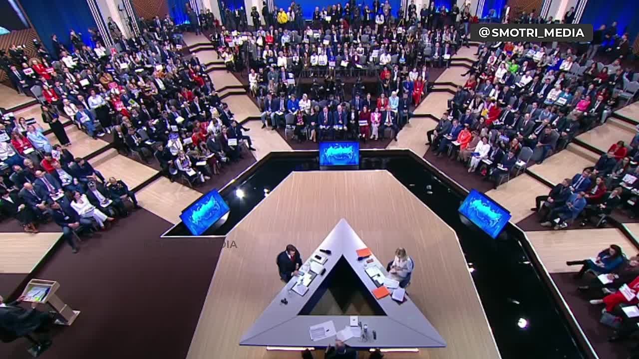 Семья не должна чувствовать снижение достатка при появлении ребенка — Путин