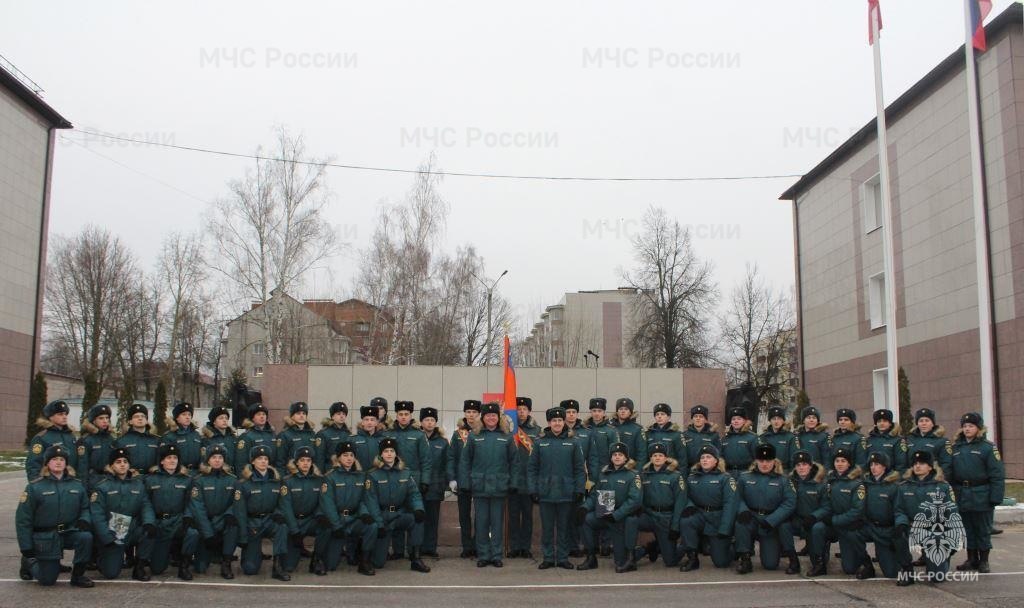 В Тульском спасательном центре МЧС России военнослужащие приняли Военную присягу
