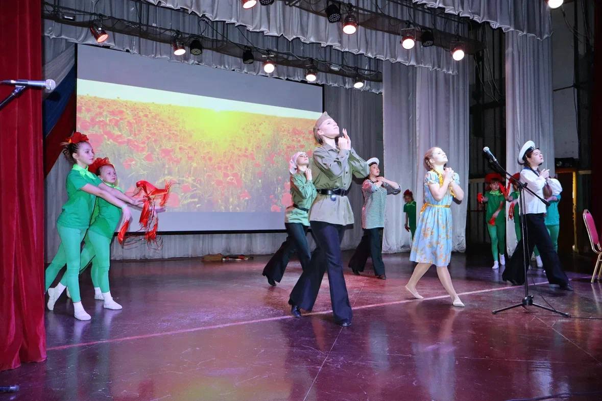 Дмитрий Миляев: Благотворительный творческий вечер юмориста Александра Морозова прошел в Суворове Дмитрий Миляев: Благотворительный творческий вечер юмориста Александра Морозова прошел в Суворове