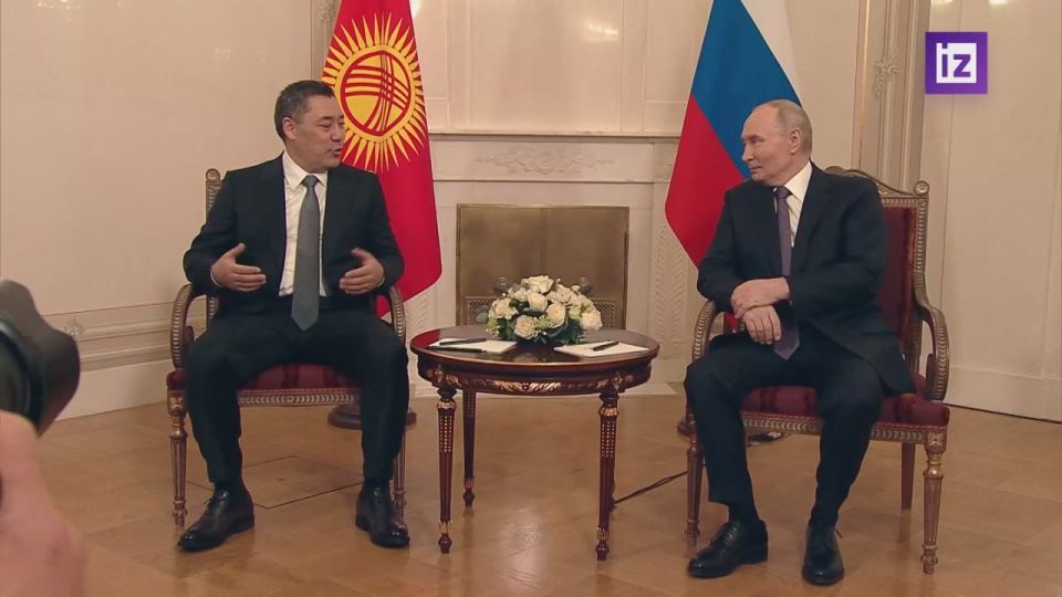 Владимир Путин проводит в Санкт-Петербурге встречу с президентом Киргизии Садыром Жапаровым
