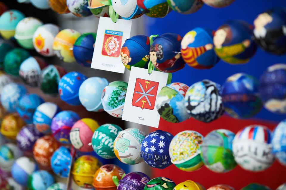 Новогодняя сказка: в Туле проходит фестиваль детского творчества