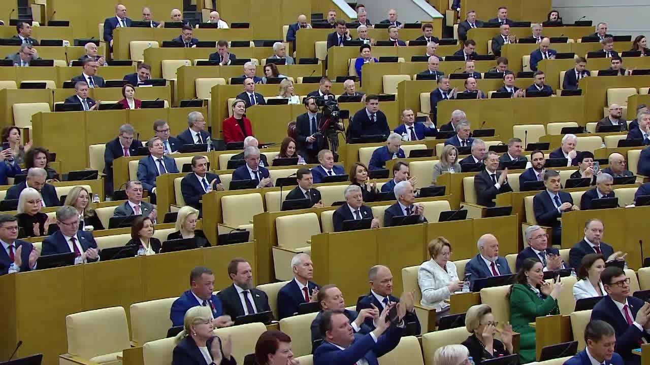 «У нас многое получается именно потому, что Президент уделяет непосредственное внимание развитию парламентаризма, работе Государственной Думы, регулярно встречается с лидерами фракций», — сказал Председатель ГД Вячеслав...