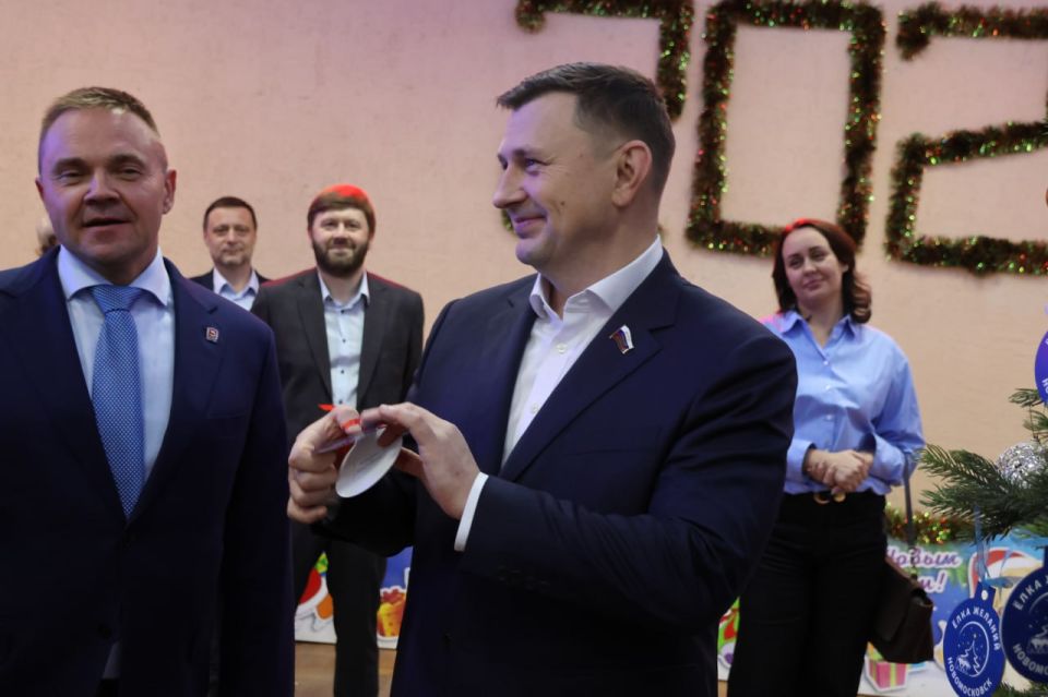 «Ёлка желаний» снова в Новомосковске!